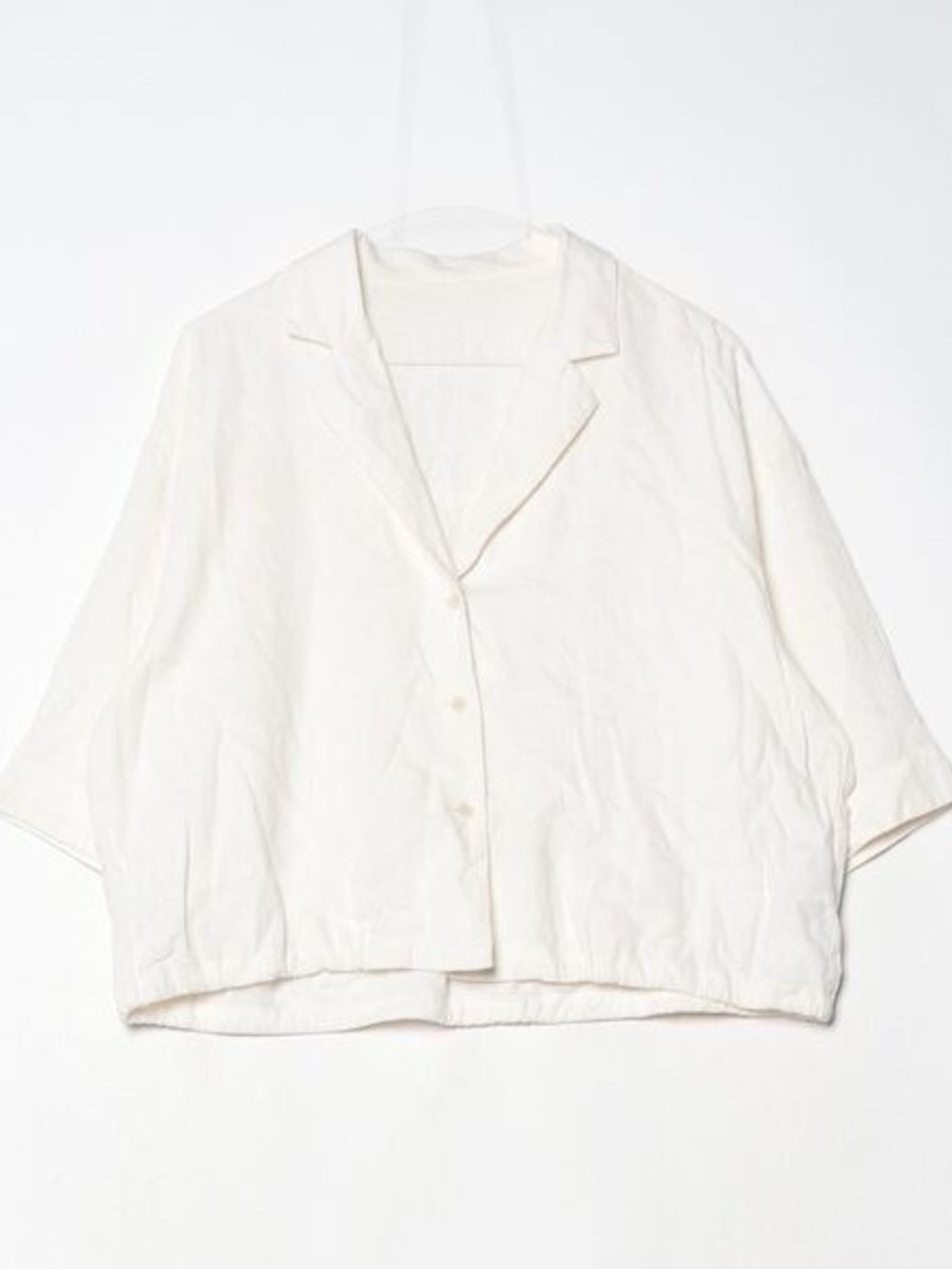 Lowrys Farm Japan Cropped Flax Blend Button-Front Camp Collar Shirt in Off-White